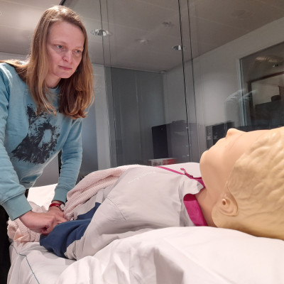 Docent-expert Daphne Vogel doet onderzoek naar simulatieonderwijs ter ondersteuning van stages.