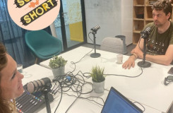 Sanne en Paul in de podcast studio