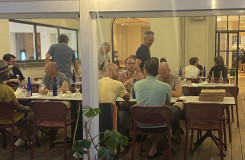 Restaurant met leden van de Nederlandse delegatie aan Media & Learning 2023.