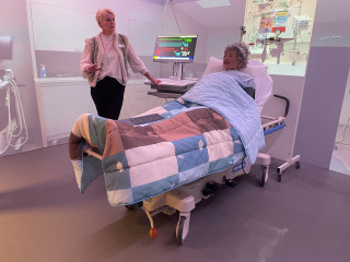 Immersive room patient in bed