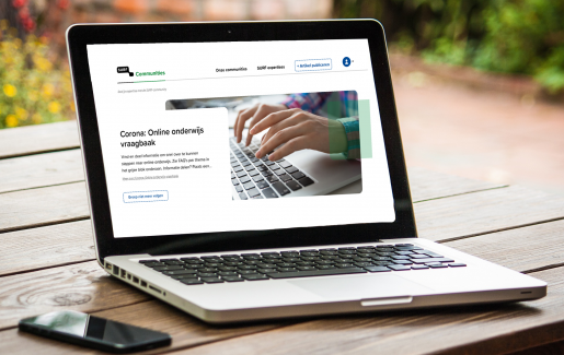 Laptop met startscherm Vraagbaak Online Onderwijs